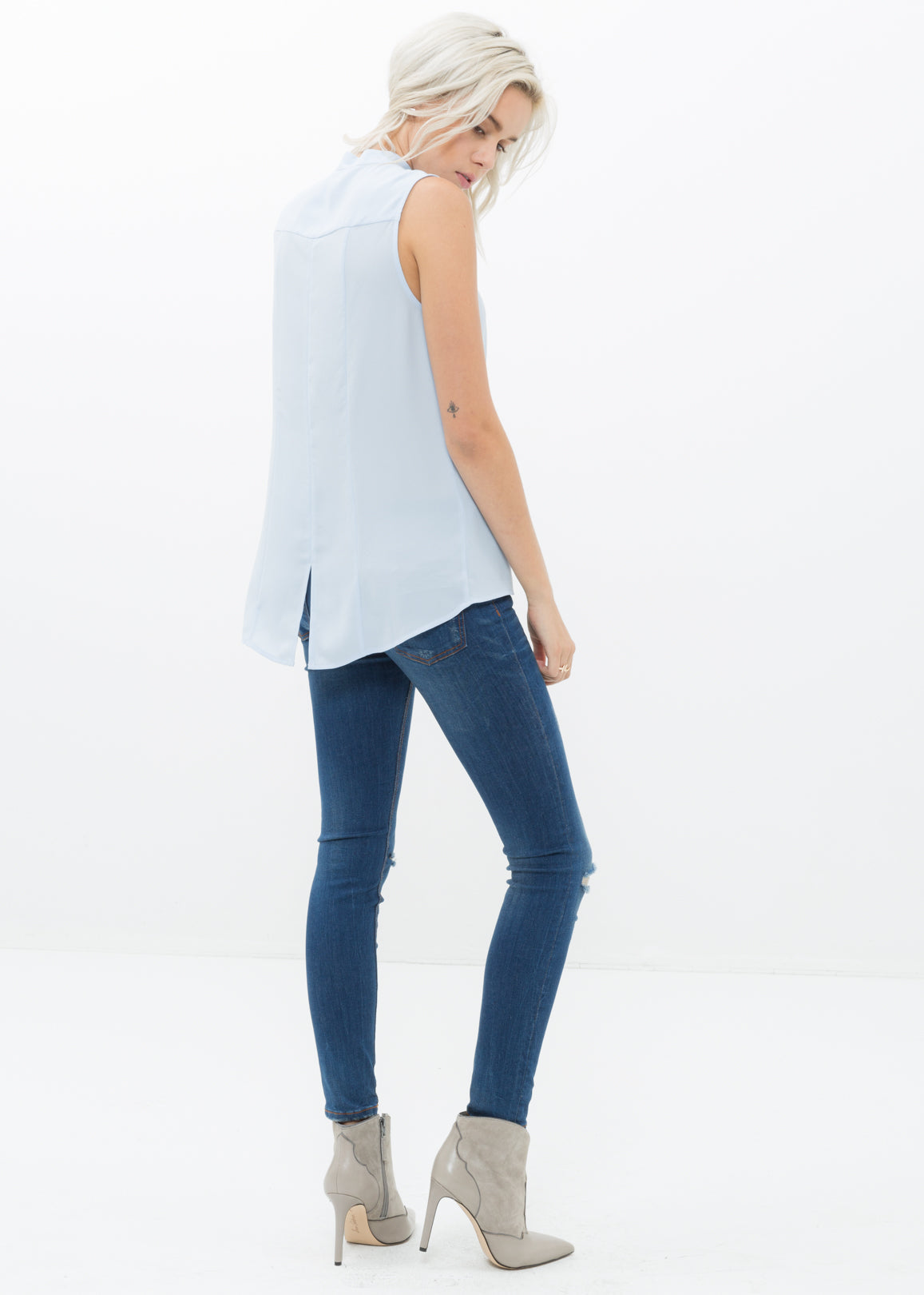 Women's Stand Collar Sleeveless Blouse In Cloud Blue